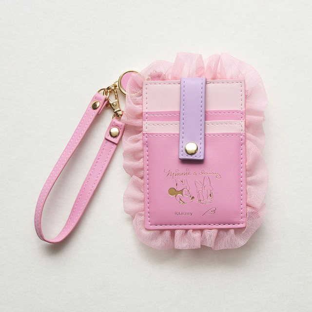 リボンモチーフパスケース「ミニー＆デイジー」｜￥4,490 （税込）