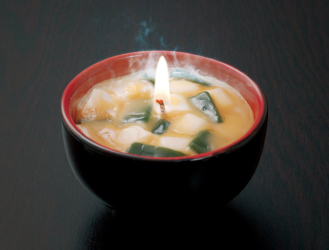 お味噌汁キャンドル　　（画像協力：カメヤマ株式会社）