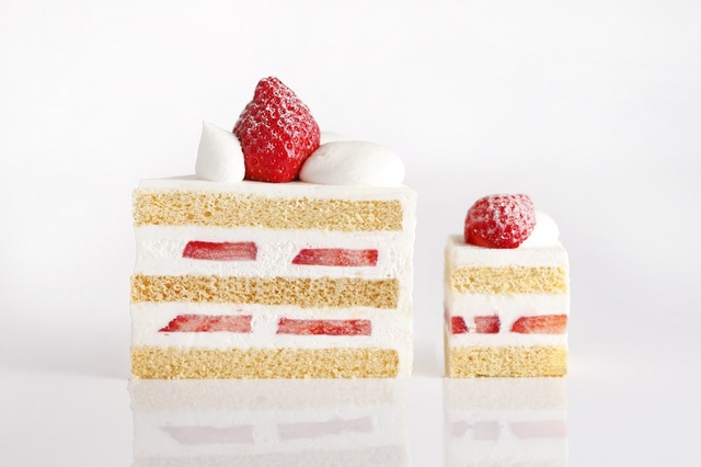 「新スーパーあまおうショートケーキとビュッフェサイズ」＜期間：2026年1月5日～2月28日＞【1ピース1,500円超えの極上ショートケーキも好きなだけ♪ホテルニューオータニ幕張で“至福のいちご体験”スタート】