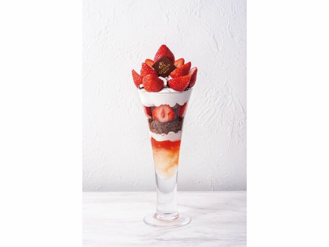 季節のパフェ「ストロベリー チョコレートパフェ」
