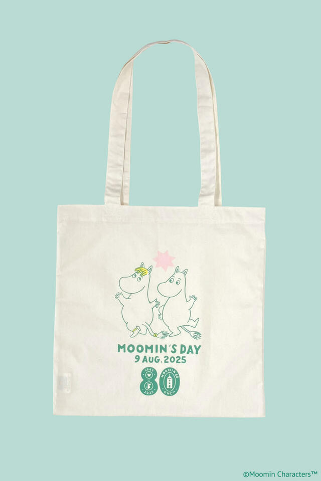 【「ムーミンの日」2025限定グッズ】メインビジュアルを使用したオリジナルトートバッグのプレゼントキャンペーンも実施!対象店舗での購入条件を満たすともらえます(なくなり次第終了)