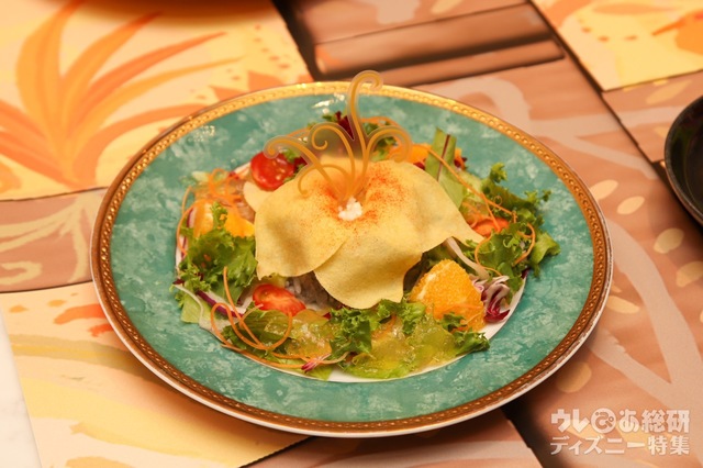 ＜魔法の花＞不思議な力のオムライス 1,690円（税込1,859円）