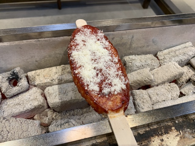 焼けたら粉チーズをふりかけてもう一度焼く