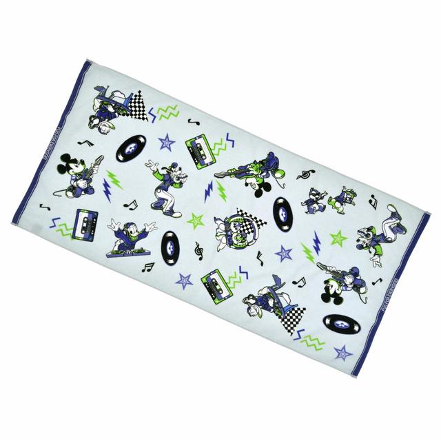 ミッキー＆フレンズ バスタオル LISTEN TO THE BEAT　2,860円 (税込)