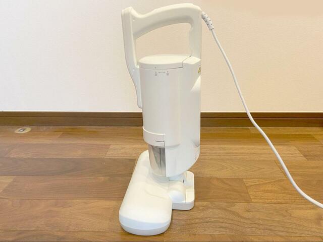 【アイリスオーヤマ 布団クリーナーハイパワー】自立式で収納場所にも困りません♪