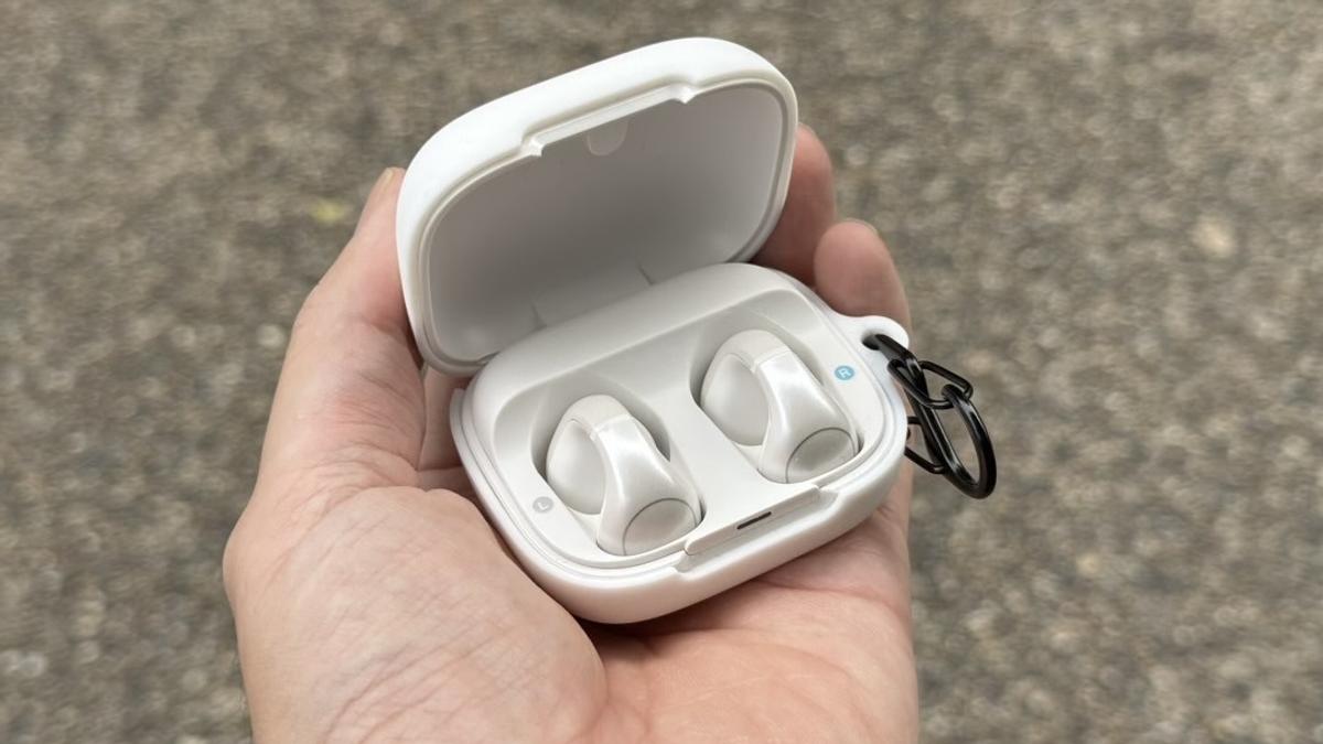 Ankerの“つけっぱなしOK”なイヤホンが軽くて最高。充電切れストレス