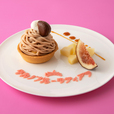 ＜上段＞  モンブランタルト【タカノフルーツティアラ パティスリーティアラ〜Autumn fruits〜】