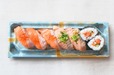 【角上魚類「佐渡サーモンづくし」】いくらののった活〆佐渡サーモン3貫、とろサーモン2貫、巻き寿司2貫入り