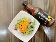【カルディ 黒酢生姜ドレッシング】サラダのほか、お肉や魚料理にも合いそう