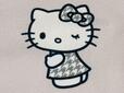 ワイト×グレーの千鳥格子柄のリボンとドレスでおめかししたキティちゃんが、もうとにかくかわいすぎる…!
