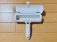 【PACPAK ぱくぱくローラー】本体の中心にあるボタンを押すと、蓋が開き溜まったゴミを取り出すことができる仕様です