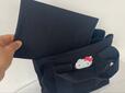 【ハローキティ 仕切りトートバッグ】取り外し可能な底板付きで、荷物を入れても型崩れしにくいのも嬉しいポイント♪