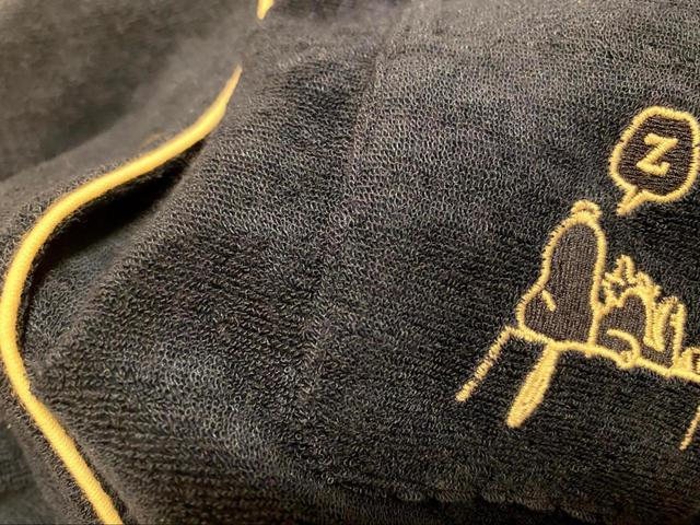 【ユニクロ（UNIQLO） ピーナッツ エアリズムパイルパジャマ(半袖)】胸ポケットにはスヌーピーの刺繍が