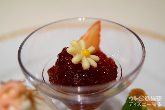 “ディズニー・イースター”ディナーブッフェ｜東京ディズニーランドホテル「シャーウッドガーデン・レストラン」