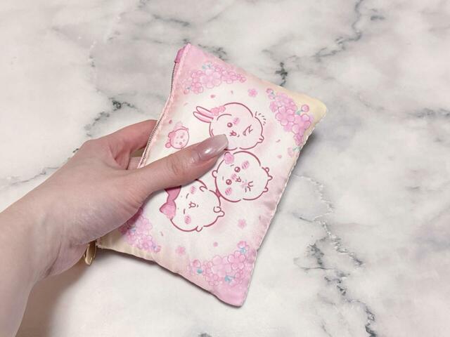 【ティッシュポーチ（ちいかわ）】サイズ：（約）縦10×横14×マチ幅1.5cm。ミニバッグ派の方にもおすすめ！