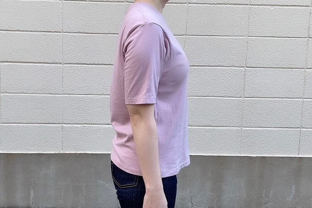 【UNIQLO】ディズニーファーリーフレンズ UT グラフィックTシャツ とんすけ(半袖・リラックスフィット)/Sサイズ着用