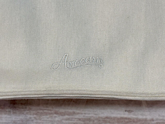 ポケットには「Areeam」の刺繍いり