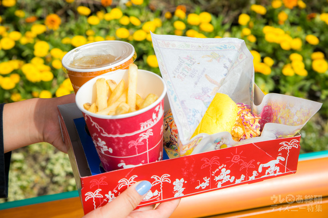 アリエルのグリーティンググロット並びのベンチにて　撮影/つるたま