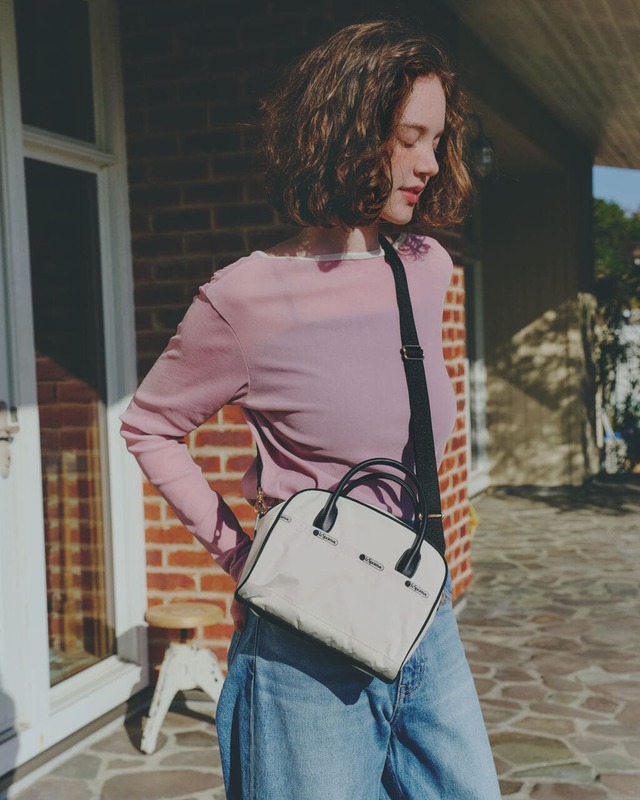【レスポートサック「Square TH Crossbody」】取り外しできるショルダーストラップ付きで肩掛け・斜め掛けも可能