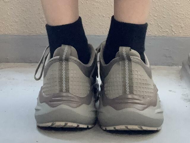 【ワークマン　トレックシューズエンリル】カラーはブラックとメサグレーがあります