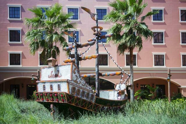 東京ディズニーセレブレーションホテル ディスカバー(中庭昼景)