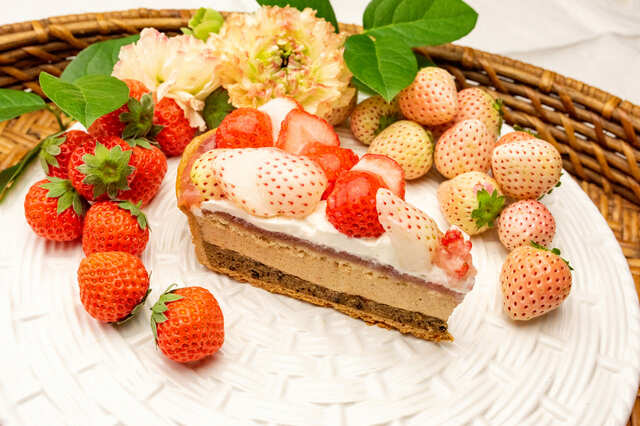 【キル フェ ボン「特選 白イチゴと桃薫のタルト~ロイヤルミルクティー風味~」】Piece 1,674円