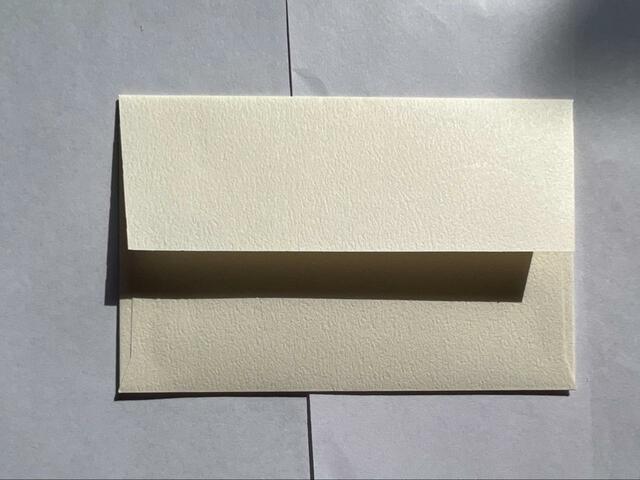 【セリア ミニカード 5P シンプルモノトーン】裏側は透けにくいのでメッセージは裏面が文字になるようにするのがおすすめ