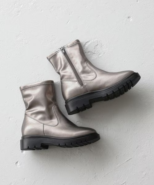 【グローバルワークの冬シューズ販売数ランキング 1位】「エアかる晴雨兼用ブーツ」6,990円(税込)