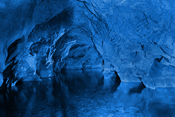 【『じゃらん』地底で出合える異世界絶景ランキング】4位：稲積水中鍾乳洞【大分県】