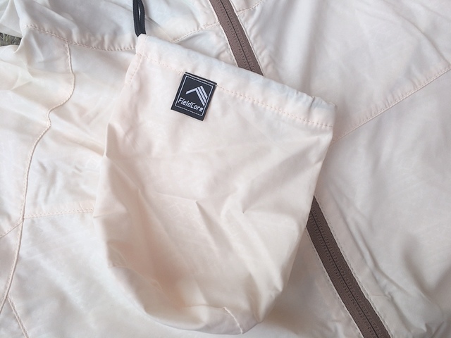 【ワークマン レディース高撥水シェルジャケット】収納袋付きがうれしい