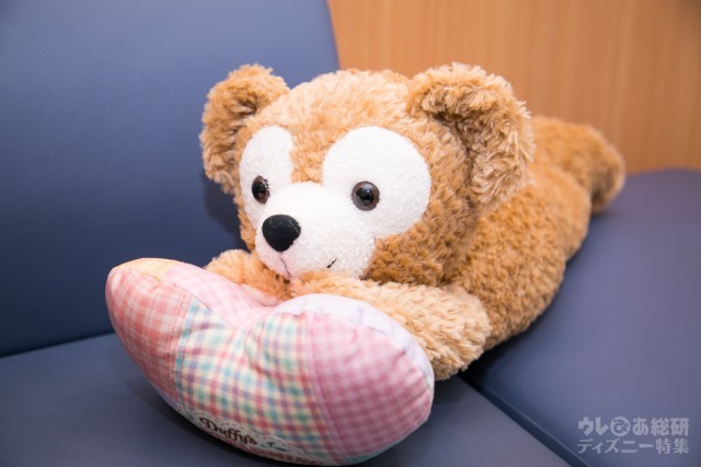 抱きまくら 6,400円｜東京ディズニーシー「ダッフィーのハートウォーミング・デイズ」2018年