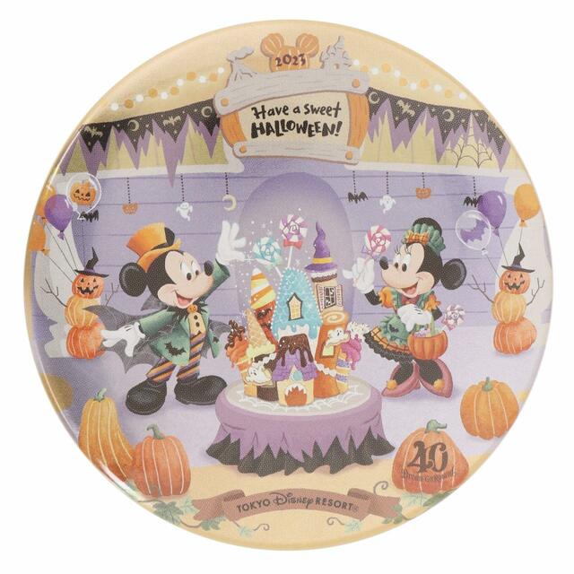 カンバッジ 500円｜東京ディズニーリゾート「ディズニー・ハロウィーン」2023スペシャルグッズ｜販売店舗：東京ディズニーランド「ディズニー&カンパニー」、東京ディズニーシー「エンポーリオ」
