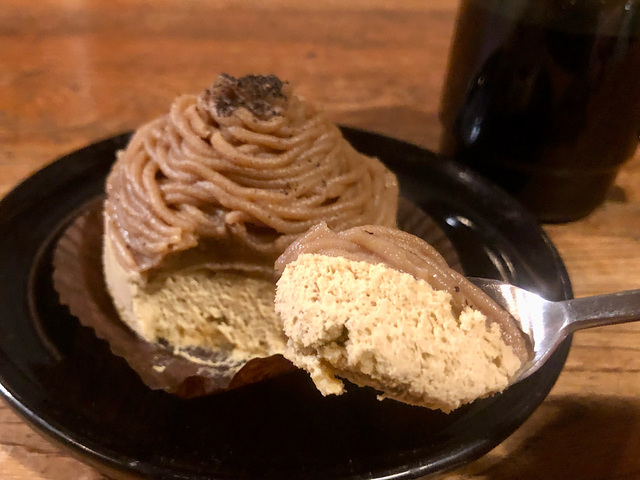 【スターバックスコーヒー　栗とほうじ茶のモンブラン】ほうじ茶と栗の相性がよく、その美味しさに感激します