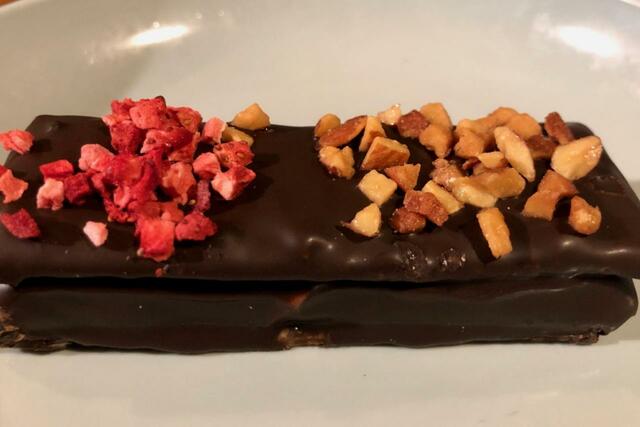 【ローソン　ショコラパイサンド】見た目が鮮やかで美味しそうなのが良いですね