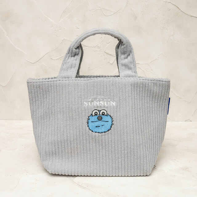 【パペットスンスン コーデュロイ生地ランチバッグ】サイズ約300×180×120mm・2,200円（税込）