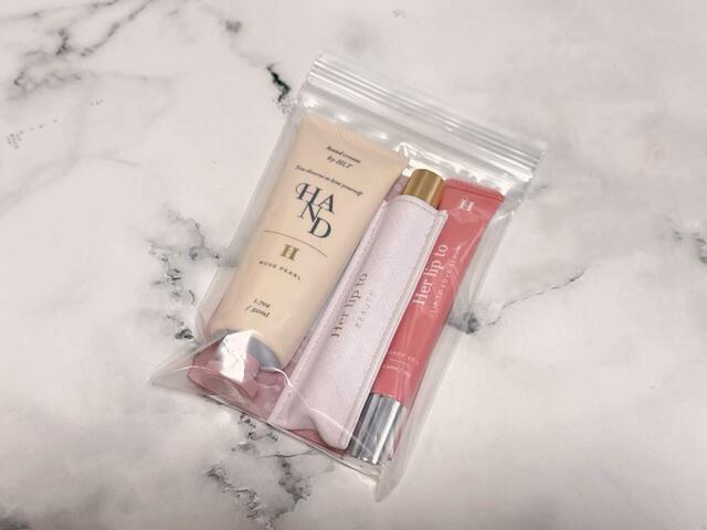 【ちいかわ B7ジッパー袋8P】ハンドクリームなどの細々したものをイン♪