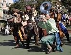 アトモスフィア・エンターテイメント「パイレーツ・ブラス」にジャック・スパロウが登場!｜東京ディズニーランド