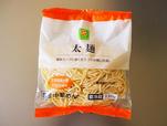 スーパーなどで売っている中華麺。太麺がおすすめ