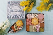 【パティスリー GIN NO MORI「森の恵みクッキー プティボワ Spring」￥4,320】いちご、菊花、春山椒、ヨモギなどの春を感じる森の食材をつかった焼き菓子は全12種類。
