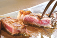 「ビーフステーキ鉄板焼き」<期間:2026年2月21日~23日>【旬のいちごのデザートや鉄板焼きステーキを好きなだけ!グランドホテル浜松の「ステーキ&ストロベリーランチビュッフェ」】