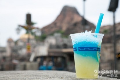 Tds15周年飲み歩きガイド 気分は世界1周 絶景と楽しむ15周年限定ワイン 夏カクテル6種 モデルコース 2 4 ディズニー特集 ウレぴあ総研