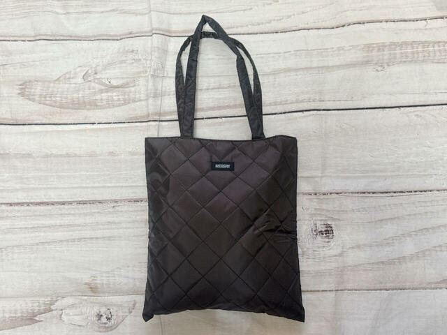 外で仕事をする際の荷物をイン！