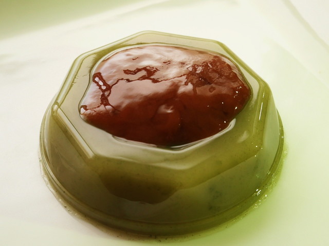 「ゼロカロリーよもぎもち（黒糖あん）」遠藤製餡