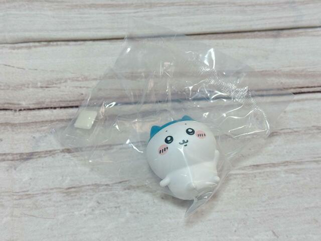 お菓子はソーダ味のガムが1つついています！