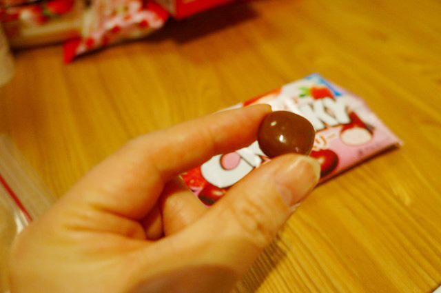 ロッテ　クランキーポップジョイ＜ストロベリー＞　108円