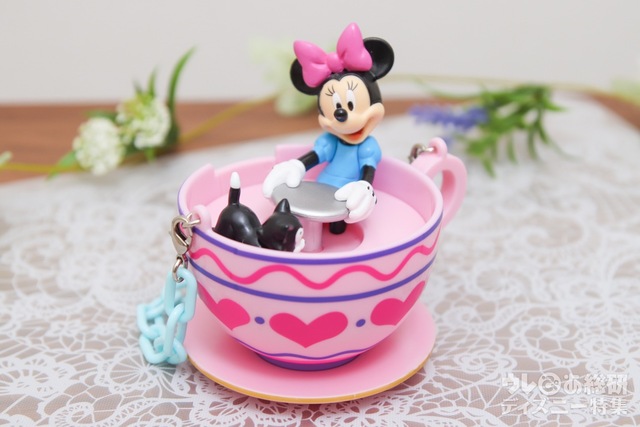 グミキャンディー、ミニスナックケース付き 950円