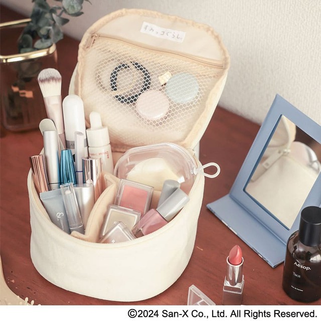 『すみっコぐらし ふわふわおすわりポーチ ねこver.』コスメポーチに便利