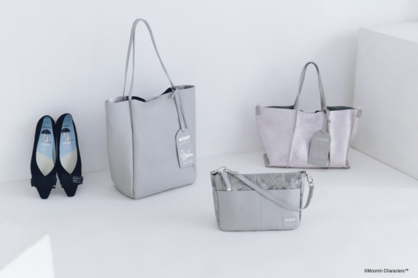 【銀座かねまつ×ムーミン】ミディアムレザートートバッグ55,000円、縦長レザートートバッグ61,600円、リボンフラットシューズ24,200円（いずれも税込）