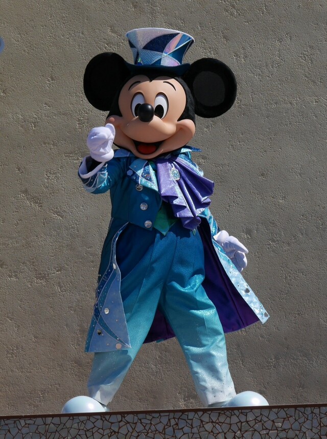 「東京ディズニーシー　25周年“スパークリング・ジュビリー”」ダンス・ザ・グローブ！