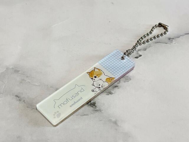 【Seria（セリア）】裏側はブルーギンガムチェックに白くまと一緒のにゃんこが！